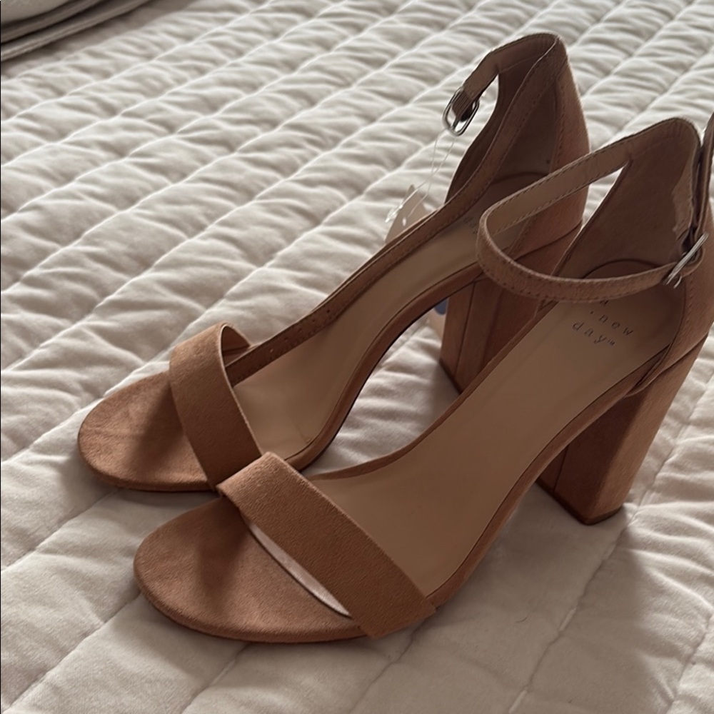 Elegant Tan Block Heel Sandals